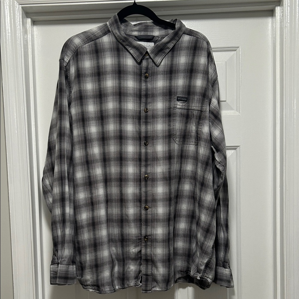Columbia Men's Black and Gray Plaid Button Down Shirt 3XL